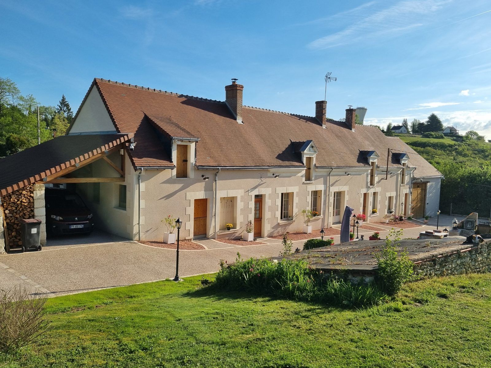 Façade principale de La Mag'Audière